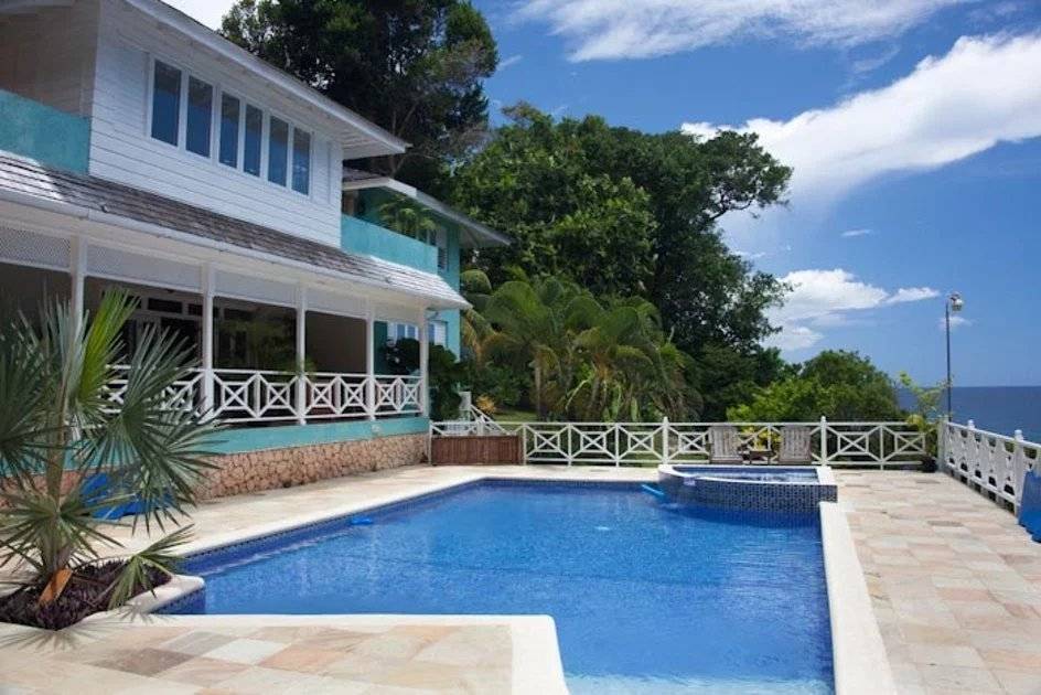 Jamaica - Ocho Rios - House - Vacation rental - 10 rooms - Swimming pool - Ocean view